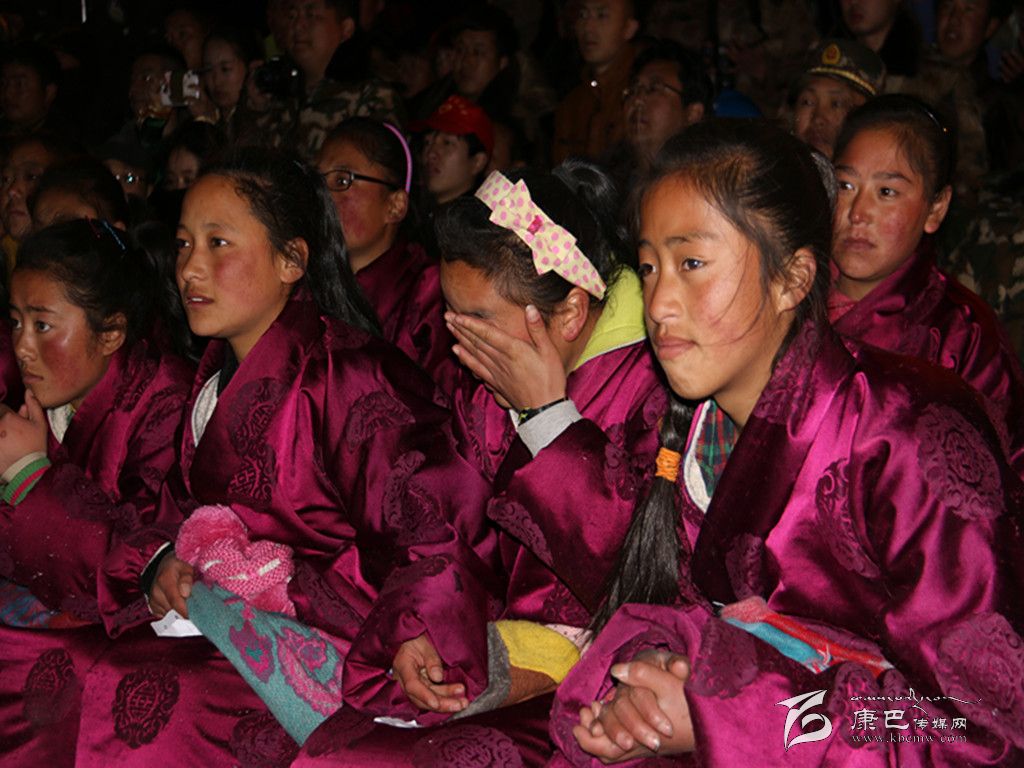 我州在康定木雅祖慶學(xué)校舉辦感恩奮進主題晚會